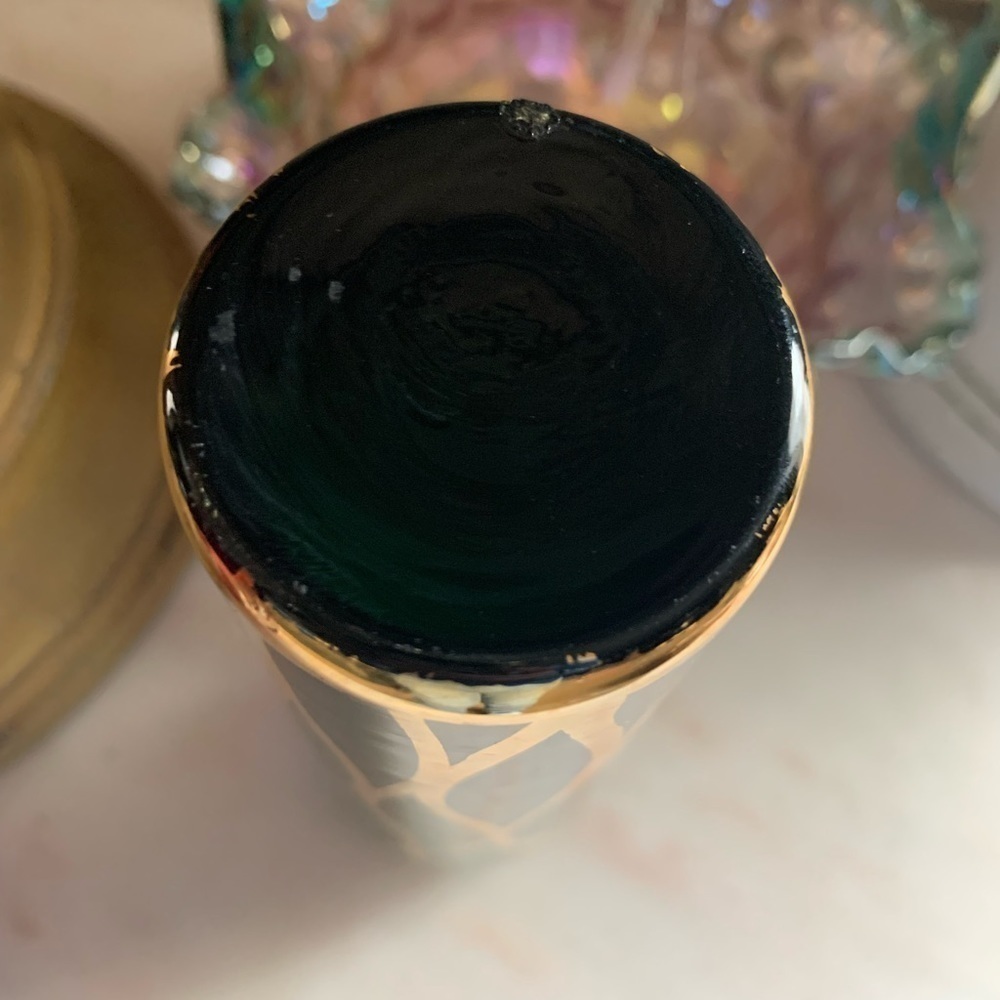 Vintage Arnart 5th Ave Hand Blown & Decorated Glass Vase - Picture 2 of 3
